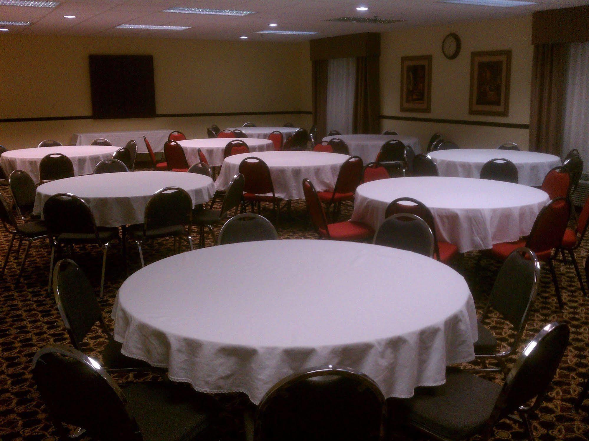 Best Western Plus Kansas City Airport - Kci East Esterno foto